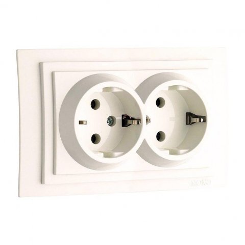 Розетка 2К+З двойная Mono Electric Larissa 16A 250V винтовое подключение слоновая кость 103-010104-120